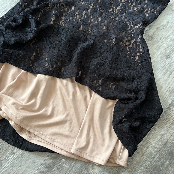 BCBG LACE - Picture 5 of 10